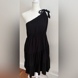 Black One-Shoulder Dress. Women medium